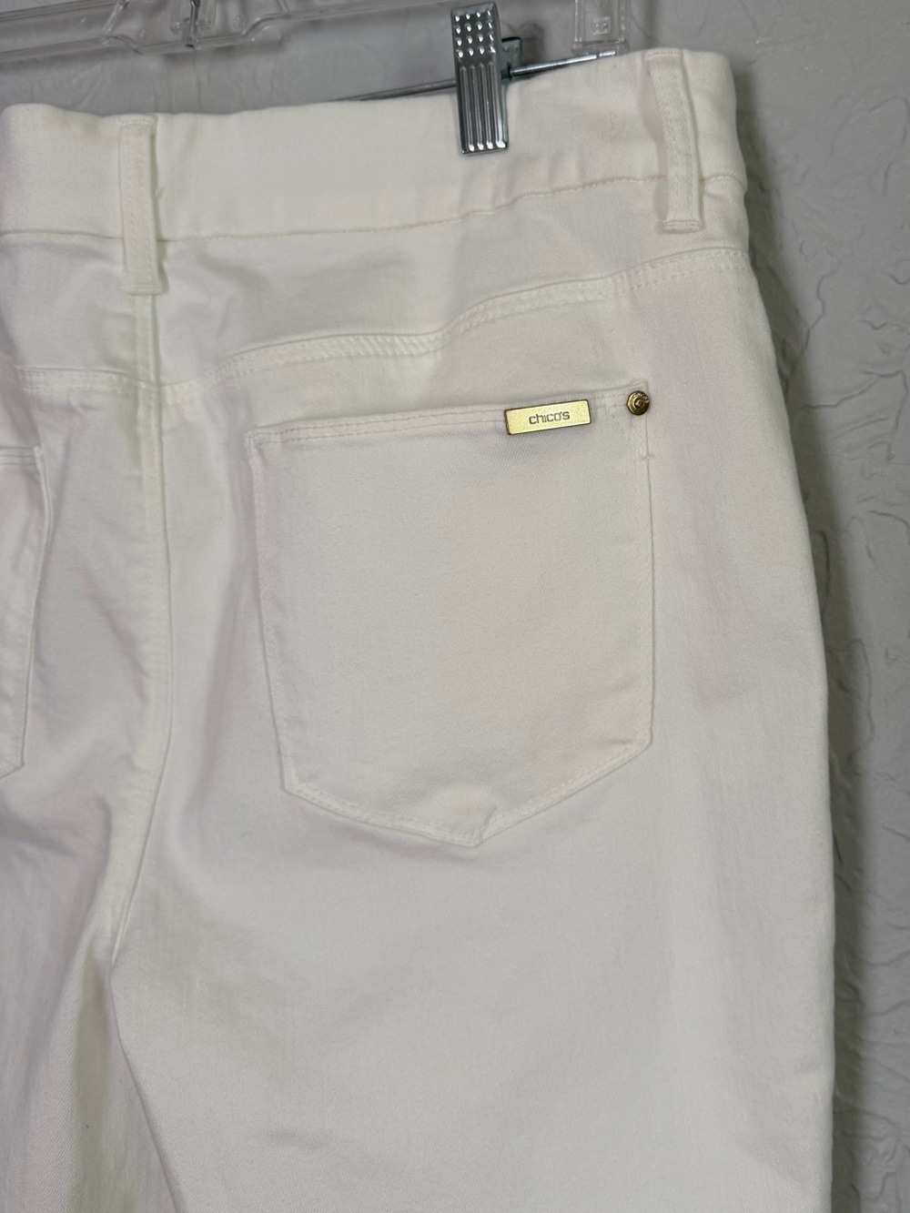 Chicos So Slimming Girlfriend Straight Leg Jeans White 10R 1.5R Alabaster NEW - Picture 7 of 16
